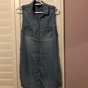Sleeveless denim dress. In great condition